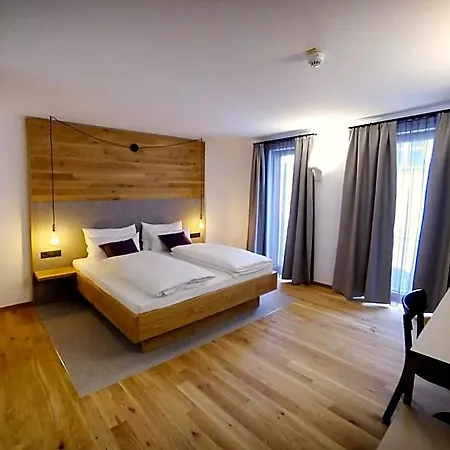 酒店 Stadthotel Kachelofen 3*